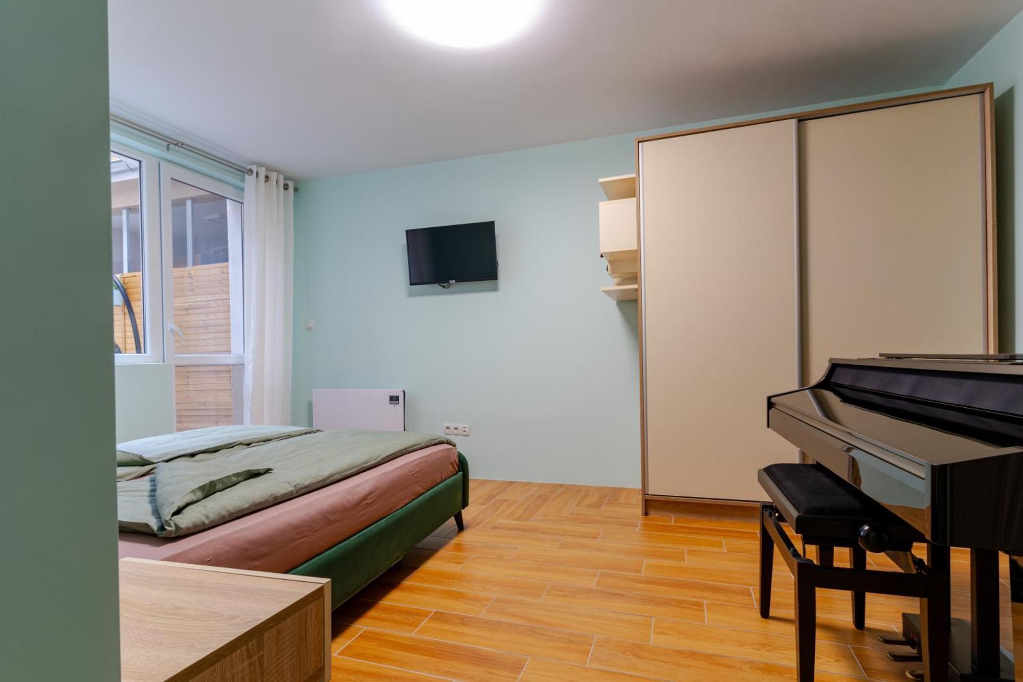 Mirela Guest Apartment เวลีคอเทอร์โนโว ภายนอก รูปภาพ